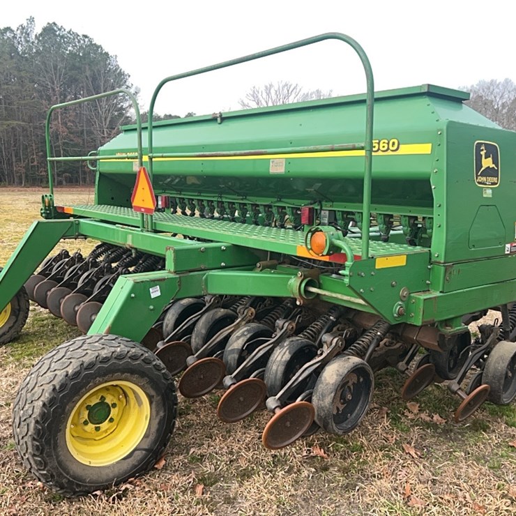 JOHN DEERE 1560
