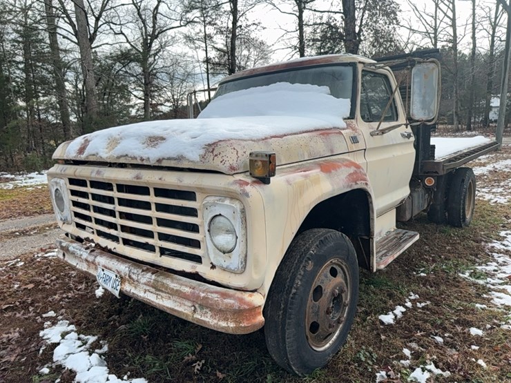 1977-ford-600-image-6