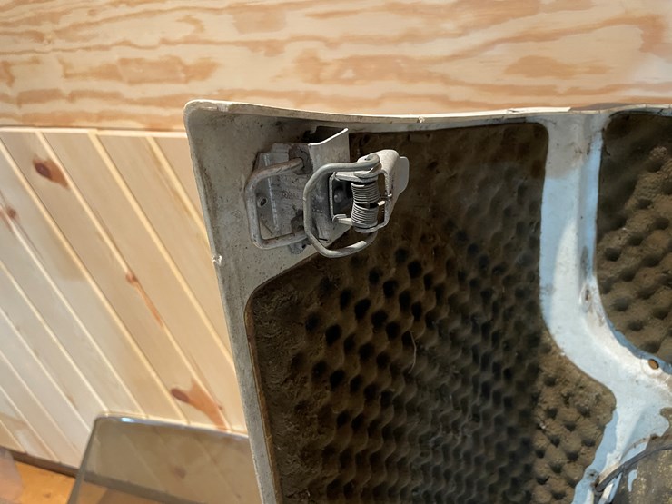 #3846-•-1974/75-yamaha-gpx-snowmobile-hood-image-7