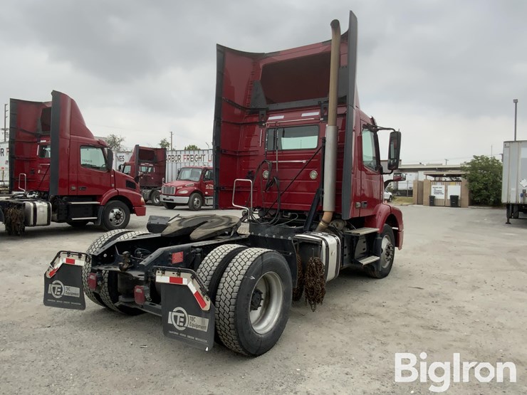 2017-volvo-vnm42t-s/a-truck-tractor-image-5