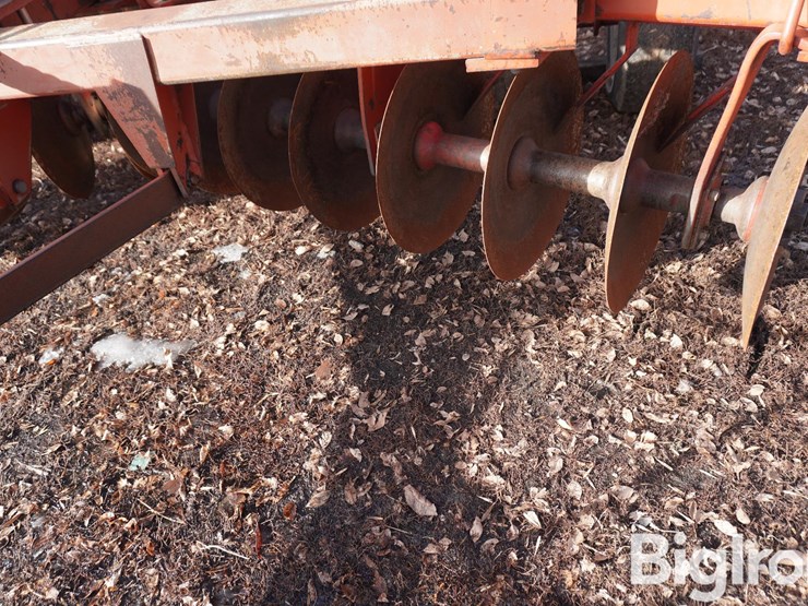 massey-ferguson-620-image-14