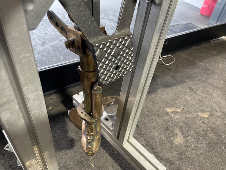 #3833-•-evinrude-vintage-detachable-rowboat-motor-image-8