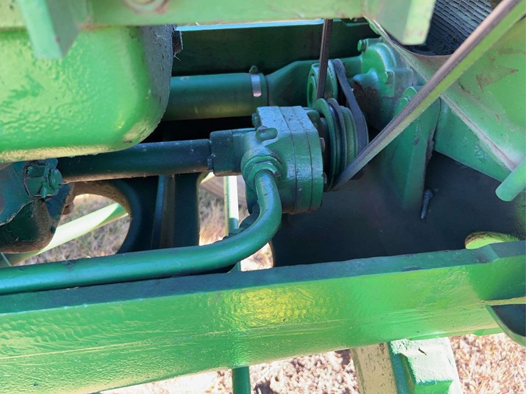john-deere-830-image-28