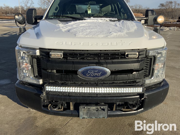 2017-ford-f350-xl-image-11