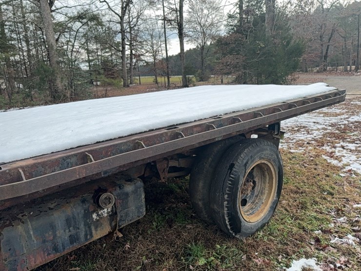 1977-ford-600-image-18