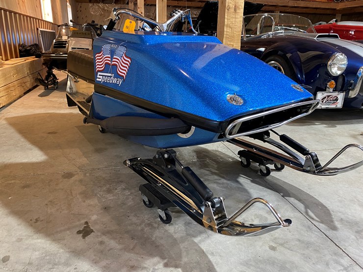 #3785-•-1972-speedway-650-snowmobile-image-3