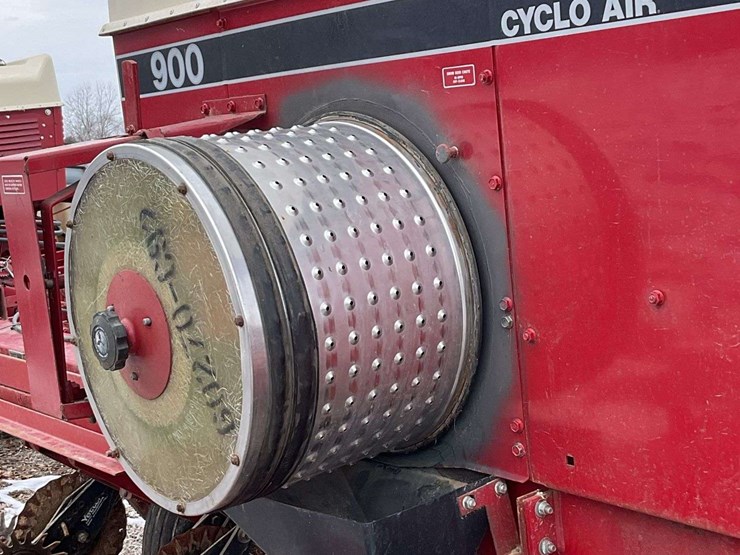 case-ih-cyclo-air-6-row-planter-image-60