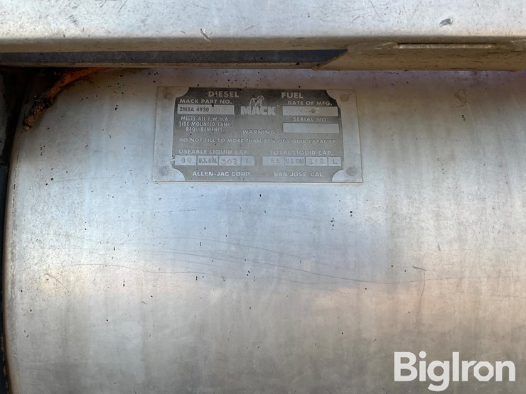 1981-mack-rl600-image-11