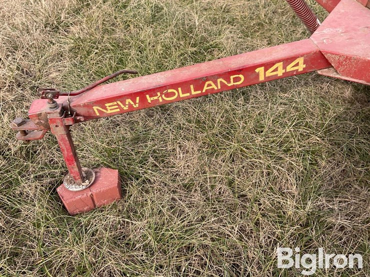 new-holland-144-image-14