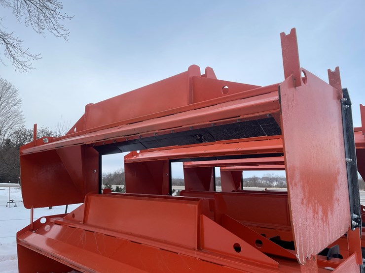 #2000-•-new-kc-12'-loader-pusher-image-1