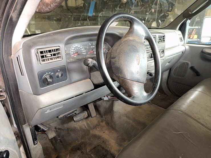 2004,-f-350-xl-service-truck,-8-ft,-diesel-6.0,-title-in-hand;-located-at-7241-roxbury-rd,-charles-city,-va,-please-call-804.837.9940-or-804.651.4404-with-questions-image-32