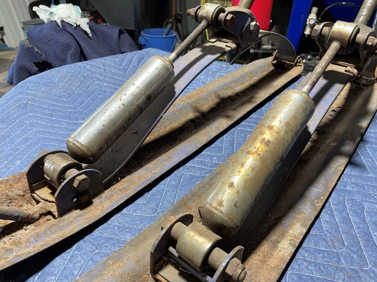 #3870-•-pair-of-1973-polaris-starfire-ski's-image-4