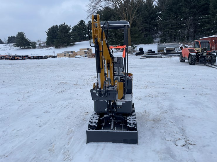 #206-•-new-ats-mini-excavator-image-2