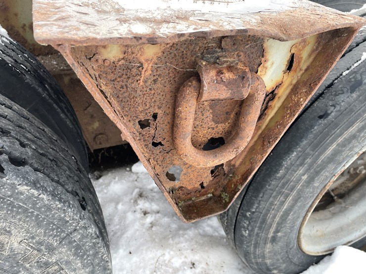 #1012-•-32'-lowboy-semi-trailer-(no-title,-for-parts)-image-34