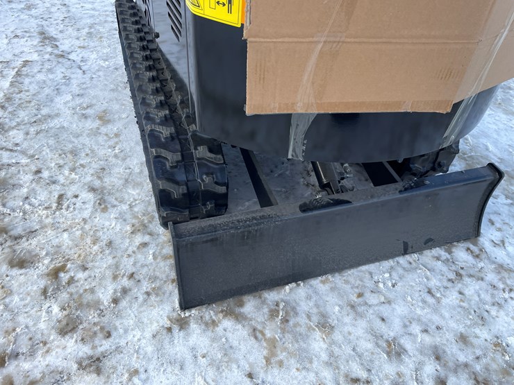 #204-•-miva-va13-mini-excavator-image-43