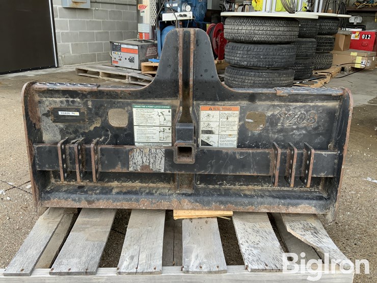bobcat-skid-steer-3-pt-hitch-attachment-image-2