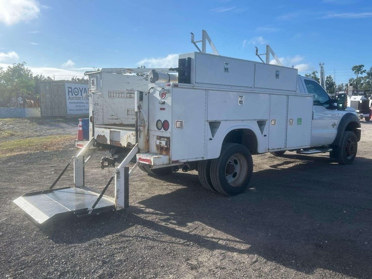 2012-ford-f550-image-3