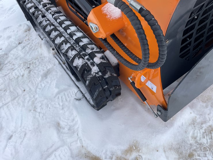 #305-•-new-landhonor-mini-skid-steer-loader-image-22