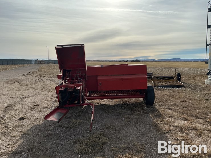 massey-ferguson-128-image-6