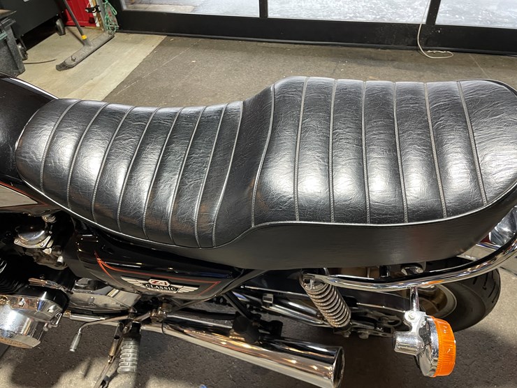 #3814-•-1980-kawasaki-z1-classic-motorcycle-(has-wi-title)-image-4