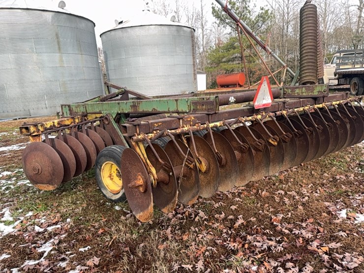 john-deere-340-image-18