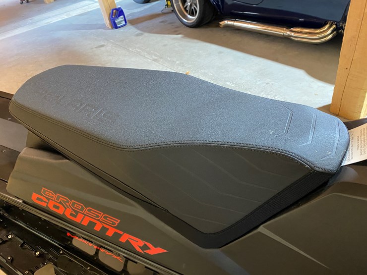 #3797-•-new-2023-polaris-indy-600-cross-country-matryx-snowmobile-image-14