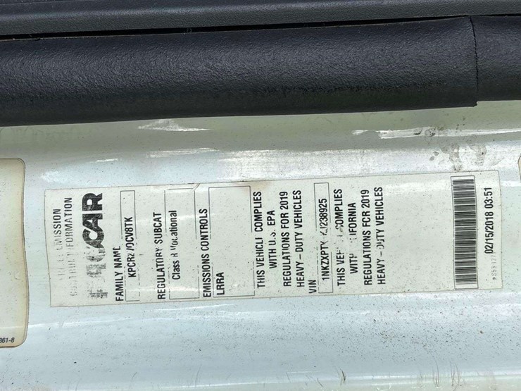 2019-kenworth-t880-image-8