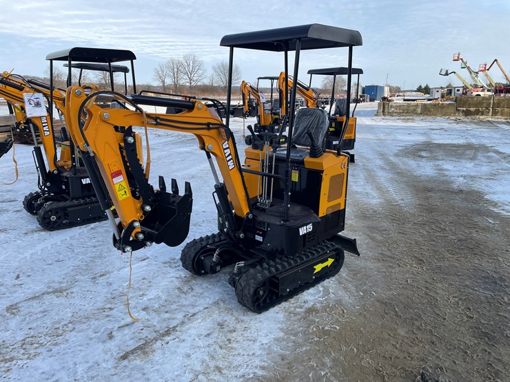 #200-•-miva-va15-mini-excavator-image-1
