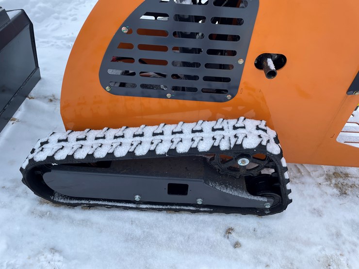 #309-•-new-land-hero-mini-skid-steer-loader-image-16