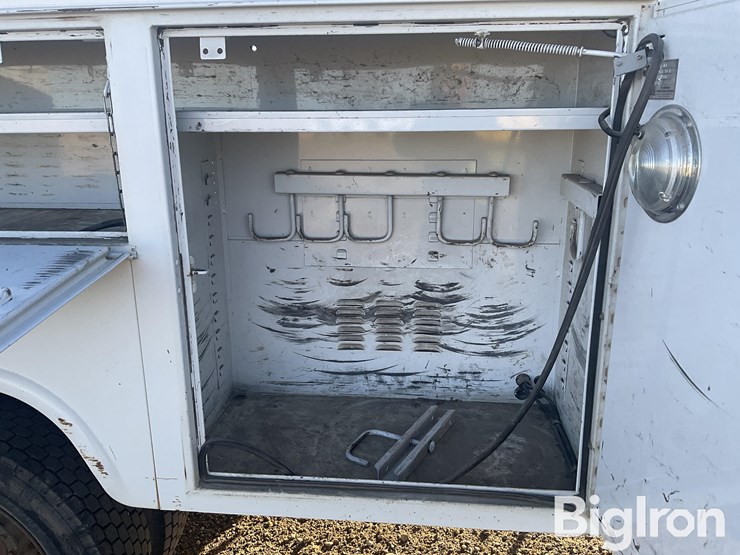 2004-ford-f450-image-19