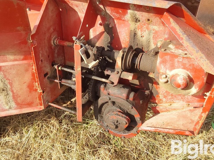 new-holland-680-image-15