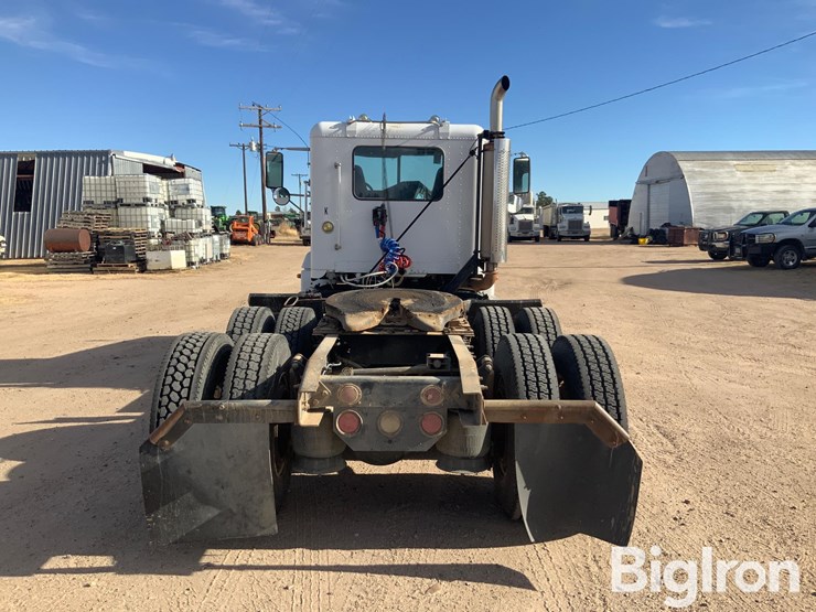 1999-freightliner-fld120-image-6