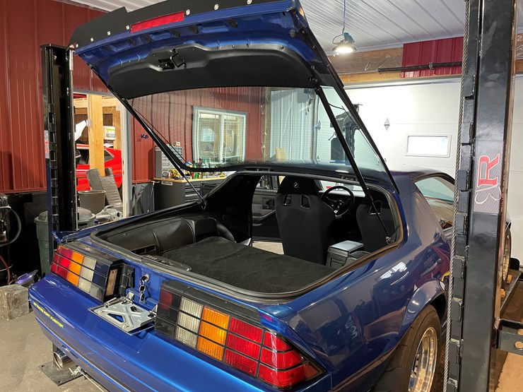 #3811-•-1990-chevrolet-camaro-iroc-z-rare-1le-(has-wi-title)-image-24