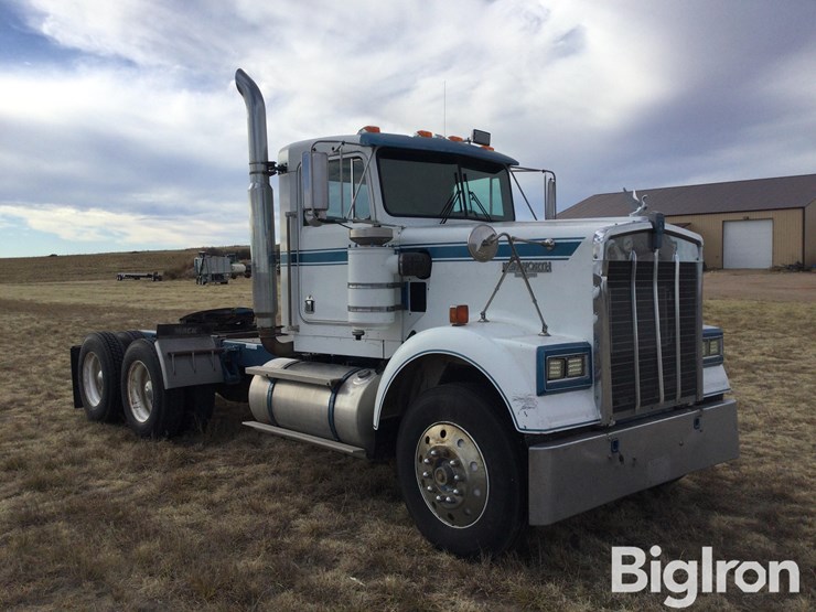 1983-kenworth-w900b-image-3