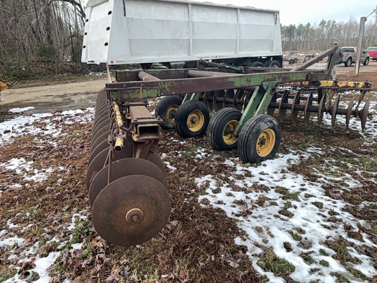 john-deere-340-image-39