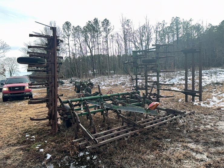 john-deere-pull-type-3-section-field-cultivator,-24';-located-at-7241-roxbury-rd,-charles-city,-va,-please-call-804.837.9940-or-804.651.4404-with-questions-image-34