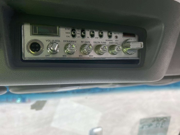 2016-peterbilt-579-image-15