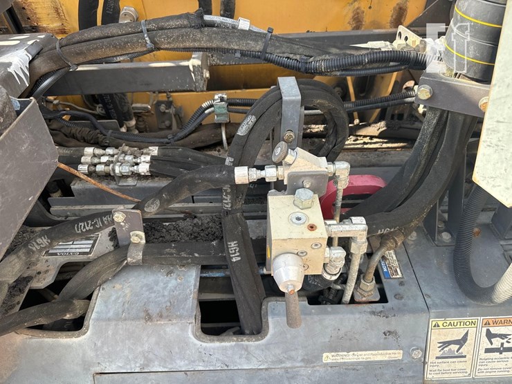 2018-volvo-p7110b-image-19