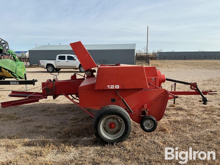 massey-ferguson-128-image-4