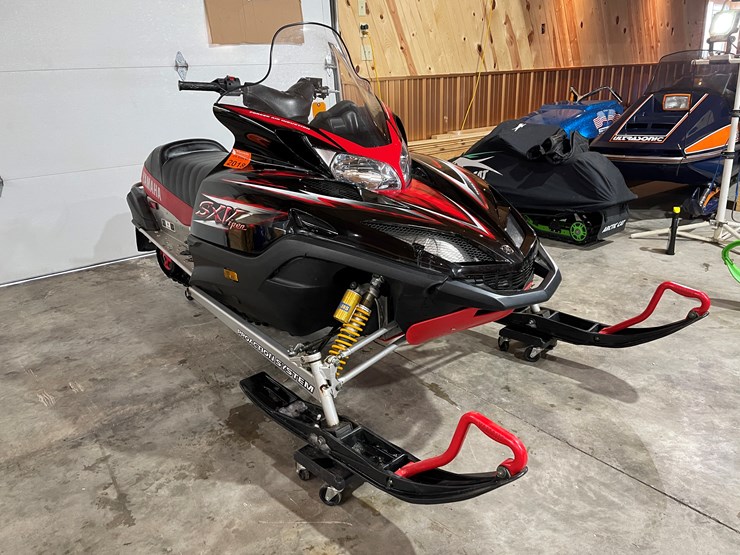 #3798-•-2004-yamaha-sx-viper-snowmobile-image-3