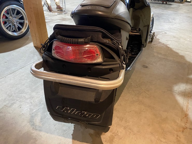 #3789-•-2006-ski-doo-mach-z-1000-sdi-snowmobile-image-18