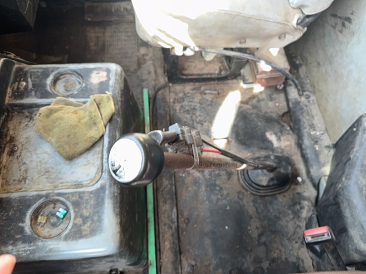 1989--intl-tractor-trailer,-477,369-miles,-diesel-l10-cummings-engine,-title-in-hand;-located-at-7241-roxbury-rd,-charles-city,-va,-please-call-804.837.9940-or-804.651.4404-with-questions-image-20