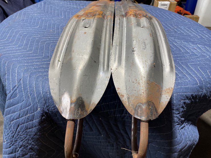 #3869-•-pair-of-1973-polaris-starfire-ski's-image-6