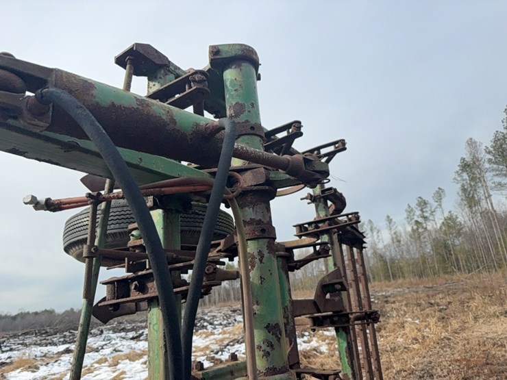 john-deere-pull-type-3-section-field-cultivator,-24';-located-at-7241-roxbury-rd,-charles-city,-va,-please-call-804.837.9940-or-804.651.4404-with-questions-image-49