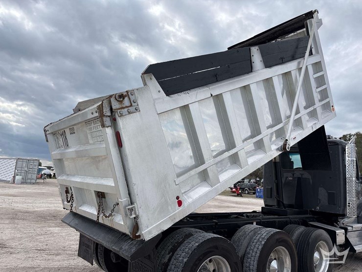 2019-kenworth-t880-image-11