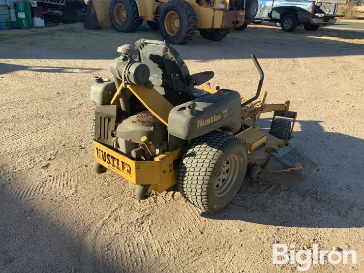 hustler-926253-60”-deck-zero-turn-mower-image-5