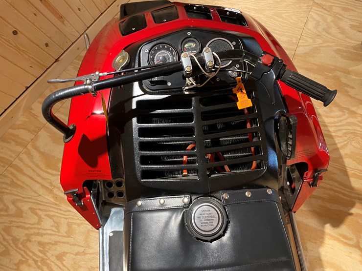 #3776-•-1976-rupp-magnum-440-snowmobile-image-18