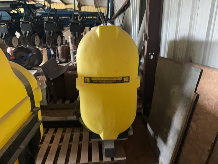 reddick-saddle-tanks-and-brackets,-last-on-4955;-located-at-7241-roxbury-rd,-charles-city,-va,-please-call-804.837.9940-or-804.651.4404-with-questions-image-5