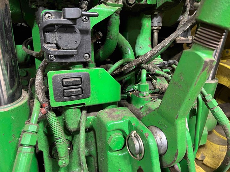 2013-john-deere-6170r-image-17