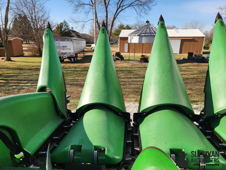 2012-john-deere-608c-image-15